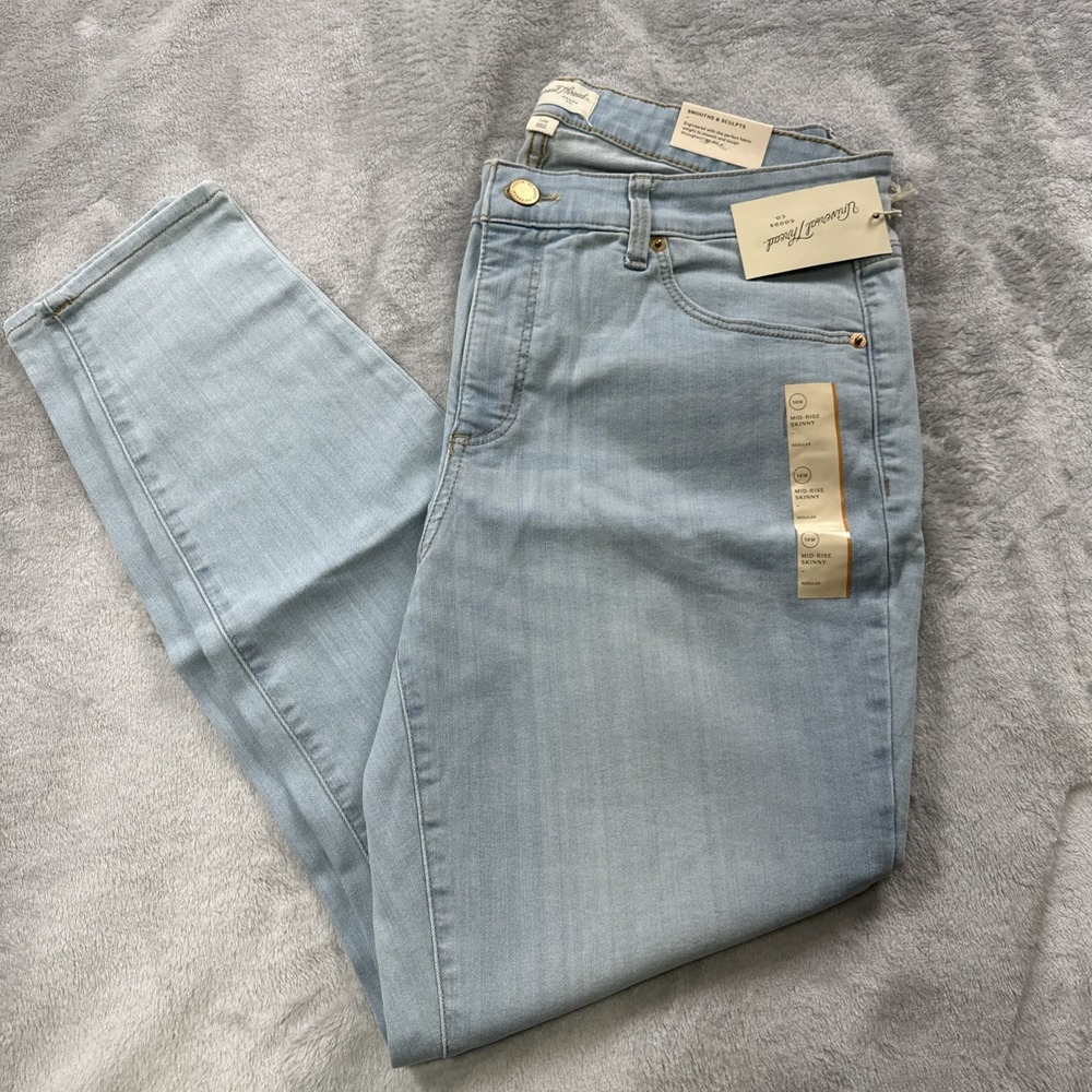 Universal Thread Mid-Rise Skinny Jeans Women's Plus 14W‎ Light Wash Denim NEW